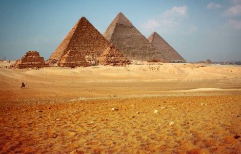 Cum se vad piramidele din spatiu. Imaginile sunt impresionante