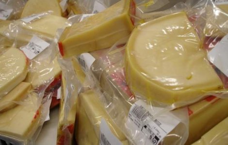 ANSVSA: Cumparati alimente din spatii autorizate