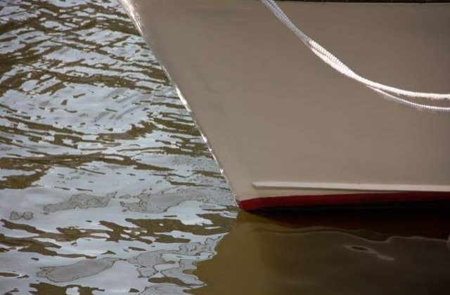 [Update] Doua ambarcatiuni s-au ciocnit pe Lacul Snagov: 5 persoane au fost ranite, o alta s-a inecat