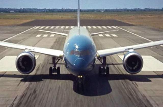 [VIDEO] Trebuie sa vezi cum decoleaza acest avion. Iti taie respiratia