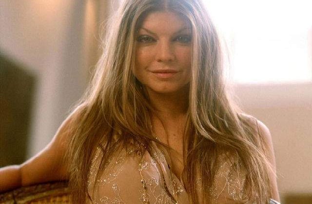 Fergie si John Duhamel vor sa adopte un copil