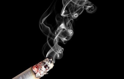 Studiu: FUMATUL, asociat cu aproape 1/2 din decesele cauzate de 12 tipuri de cancer