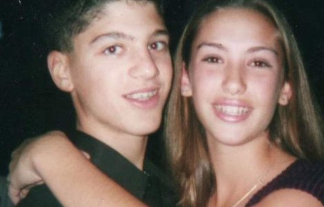 S-a indragostit de ea in clasa a 5-a. Uite cum a cerut-o de nevasta