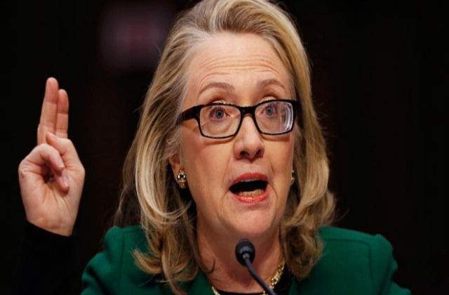SUA: Hillary Clinton conduce in sondaje