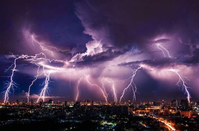 [FOTO] Vanatorul de furtuna: Fotografiile lui Andy Holz sunt superbe