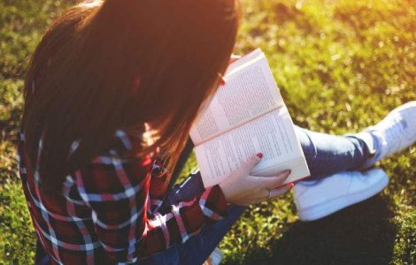  Top  7 carti cu si despre LGBT pe care oricine ar trebui sa le citeasca