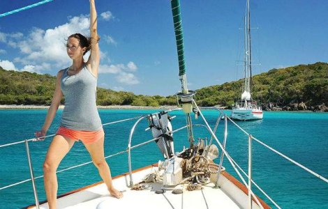 Si-au dat demisia si au vandut tot. Acum calatoresc in lume cu o barca