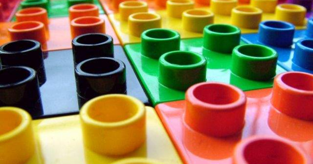  Video  Nou record mondial: Copiii italieni au construit cel mai inalt turn Lego din lume