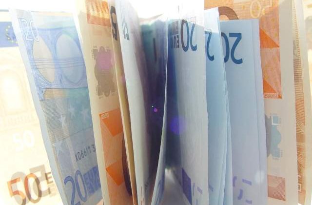Un europarlamentar cere convocarea CSAT pentru evaluarea efectelor crizei din Grecia asupra Romaniei