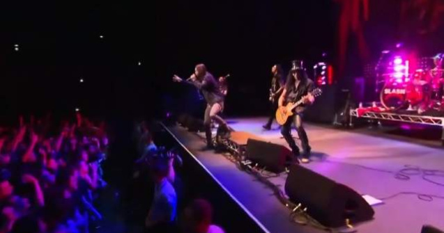  Video  Slash feat. Myles Kennedy, spectacol de chitara si voce
