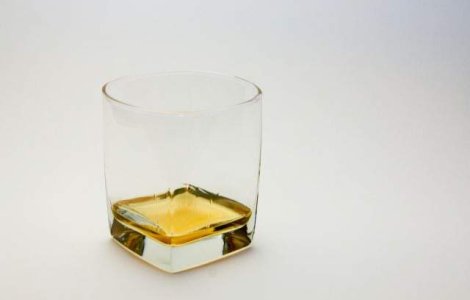 Studiu: Alcoolismul ar putea fi tratat in curand cu ajutorul realitatii virtuale