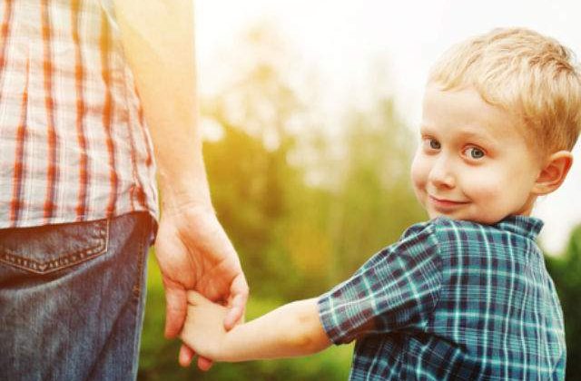 [VIDEO] Pe cine iubesti mai mult, pe mami sau pe tati? Raspunsurile sunt amuzant de oneste
