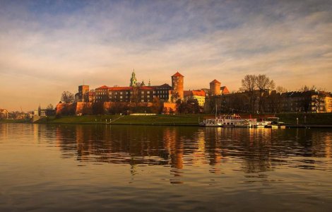  Top  Desprinse din povesti! Opt dintre cele mai FASCINANTE castele din lume