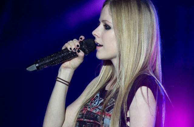 [VIDEO] Avril Lavigne vorbeste despre boala de care sufera intr-un interviu emotionant
