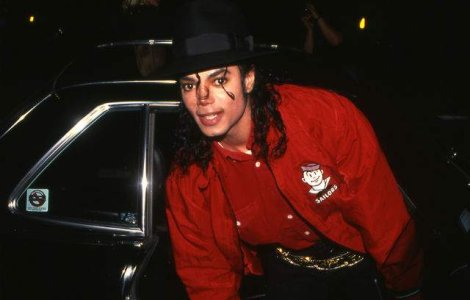  Video  Evolutia muzicii lui Michael Jackson in 6 minute de acapella