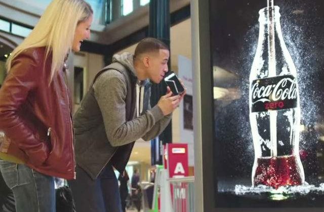 [VIDEO] Coca Cola a realizat prima reclama care poate fi "bauta"