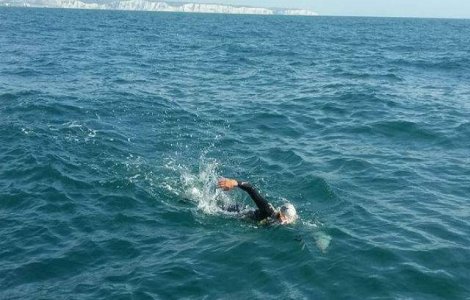 Andrei Rosu, primul roman care trece Canalul Manecii inot