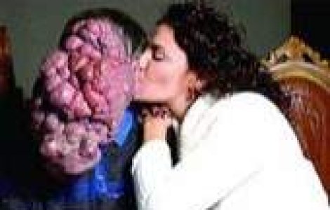 El este omul fara fata!