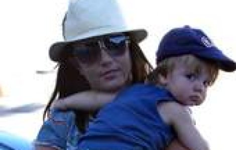 Britney Spears a ramas fara avocati