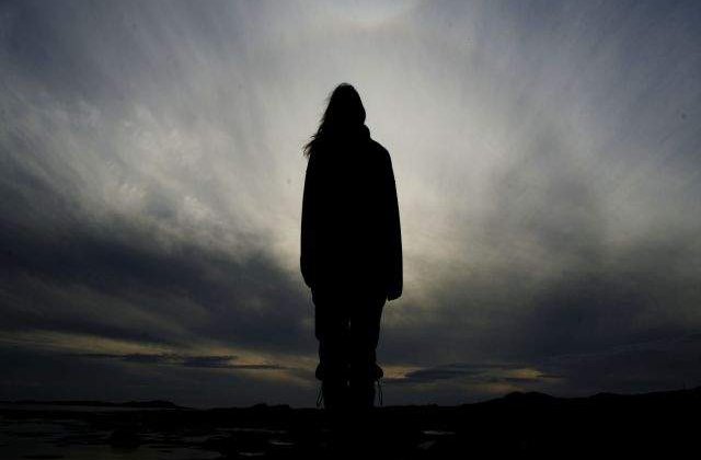 Incearca sa le EVITI! Obiceiuri comune care iti pot SCURTA viata