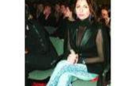 Janine, sabotata la Paris de jucarii erotice