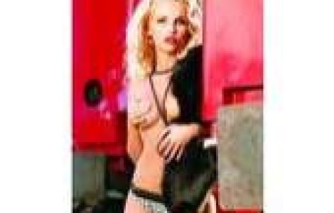 Andreea isi cauta sutiene in strainatate pentru noile silicoane