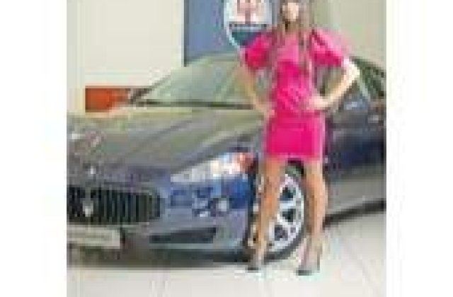 Elena Basescu face reclama la Maserati