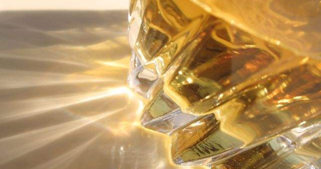  Top  Previne CANCERUL! 9 motive excelente pentru a consuma OCAZIONAL whisky