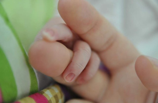 INS: Numarul nasterilor, in scadere in luna mai