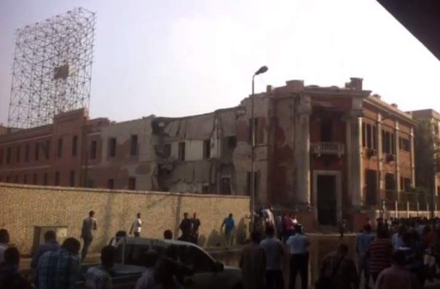 Atentat TERORIST la Consulatul Italiei de la Cairo. Un mort si 4 raniti!