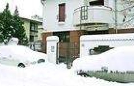 Dan Diaconescu si-a abandonat masinile de 21 de miliarde