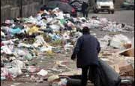 Criza gunoaielor: ciocniri violente intre politie si manifestanti