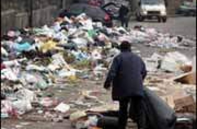 Criza gunoaielor: ciocniri violente intre politie si manifestanti