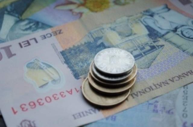 Elevii cu media 10 la BAC vor fi recompensati de guvern cu 3000 de lei