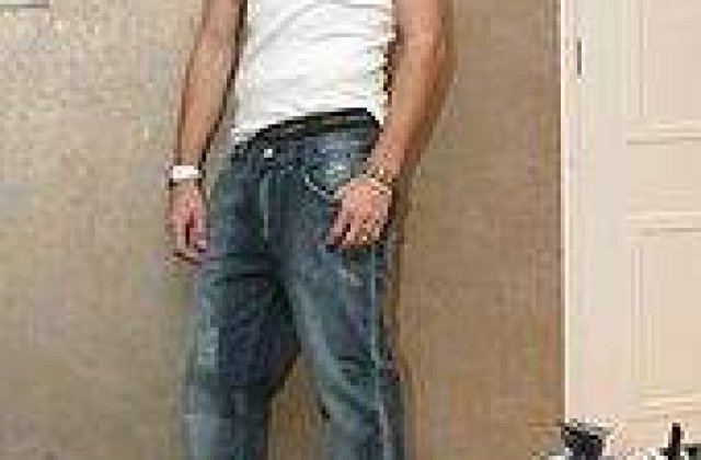 Mutu plateste pentru greselile din trecut