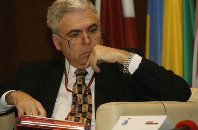 Adrian Severin, urmarit penal pentru complicitate la spalare de bani si are sechestru pe conturi