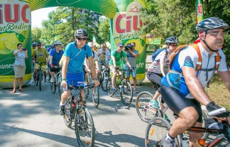 Peste 100 de ciclisti traseaza cel mai mare desen pe GPS din Romania
