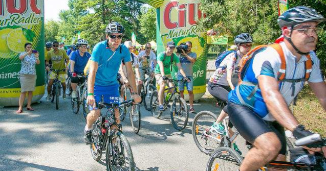 Peste 100 de ciclisti traseaza cel mai mare desen pe GPS din Romania