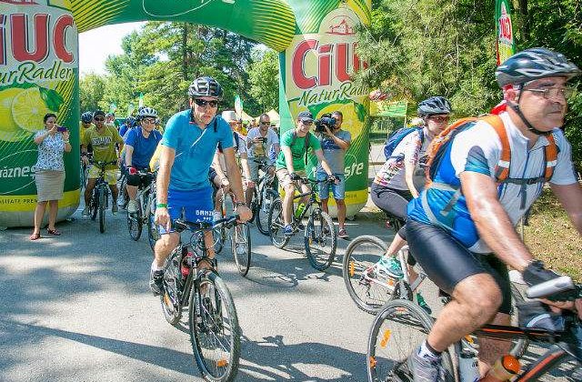 Peste 100 de ciclisti au dat startul celui mai mare desen pe GPS din Romania,  parcurs cu bicicleta