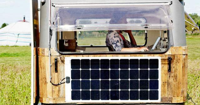  Foto  Din rulota ruginita in cel mai frumos birou mobil