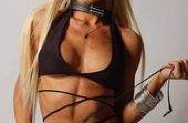 Claudia, sexy la platane