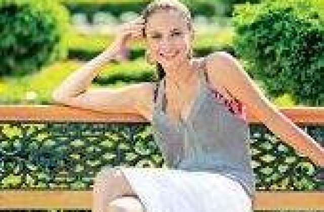 Adelina Elisei: 'Mi-e rusine de tata sa pozez goala!'