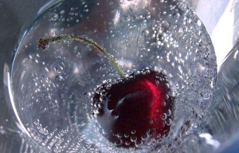 Studiu: Bauturile carbogazoase pot determina cresterea riscului aparitiei diabetului