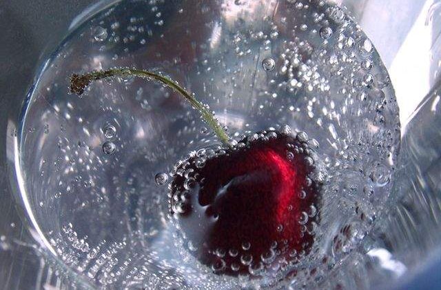 Studiu: Bauturile carbogazoase pot determina cresterea riscului aparitiei diabetului