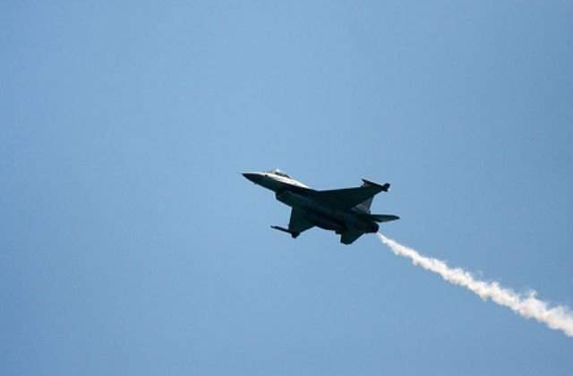 Pozitii teroriste din Siria si zone kurde din Irak, atacate de aviatia militara turca