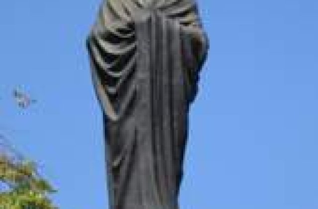 Eminescu: azi il vedem si nu e !