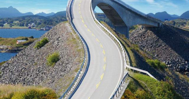 Cel mai periculos drum. Doar soferii experimentati il traverseaza