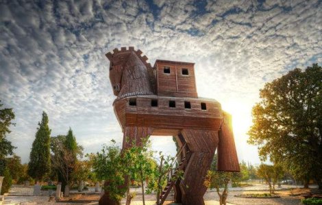  Top  De la Calul Troian la omul Piltdown: cele mai mari pacaleli din istorie