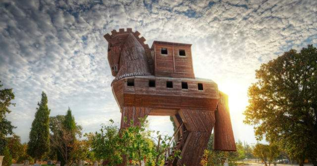  Top  De la Calul Troian la omul Piltdown: marile pacaleli ale istoriei