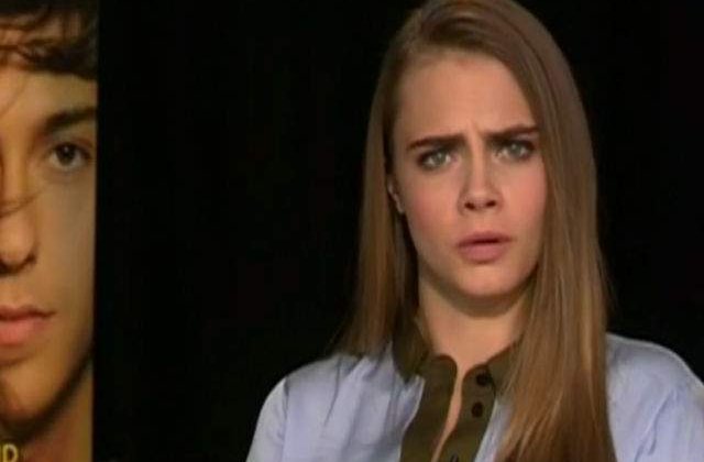 [VIDEO] Cand reporterii pun intrebari absurde, Cara Delevingne raspunde pe masura